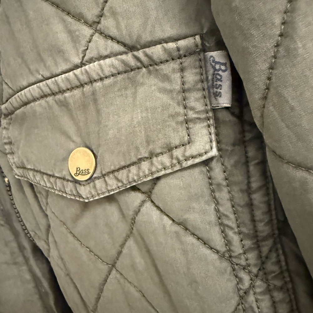 G.H. Bass & Co. Khaki green EUC near new size L Quilted Utility/Barn Jacket - Picture 4 of 13